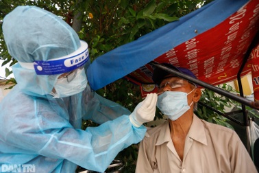 TPHCM chốt giá dịch vụ xét nghiệm Covid-19