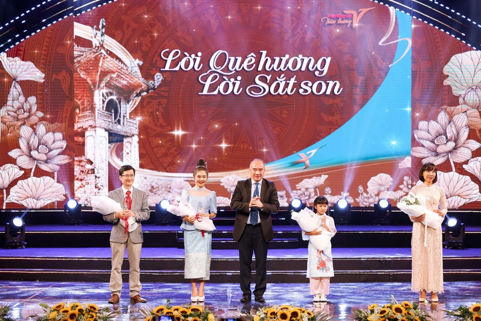 Thông điệp về lòng tự hào dân tộc trong Gala Tiếng Việt thân thương 2024 - 4 Thông điệp về lòng tự hào dân tộc trong Gala Tiếng Việt thân thương 2024 - 4