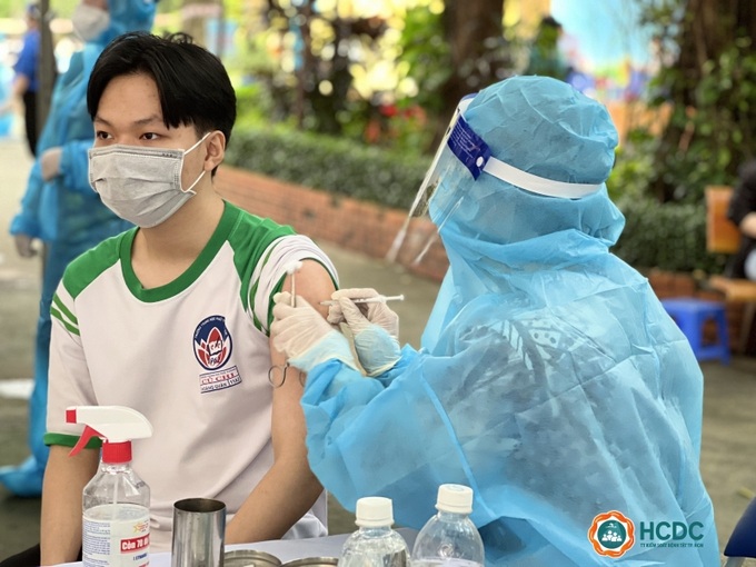 Tiêm vaccine phòng Covid-19 cho trẻ em tại TP HCM.