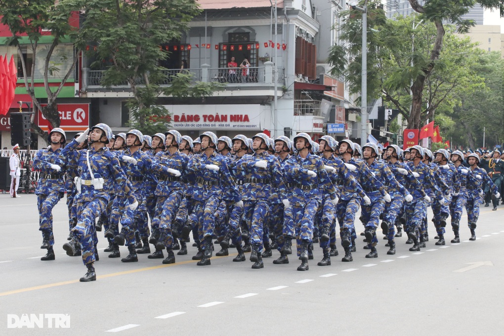 Trang nghiêm lễ diễu hành mừng 70 năm giải phóng Hải Phòng - 1 Trang nghiêm lễ diễu hành mừng 70 năm giải phóng Hải Phòng - 1