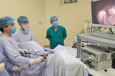 Lần đầu tiên: Chữa ung thư phụ khoa bằng phẫu thuật không để lại sẹo