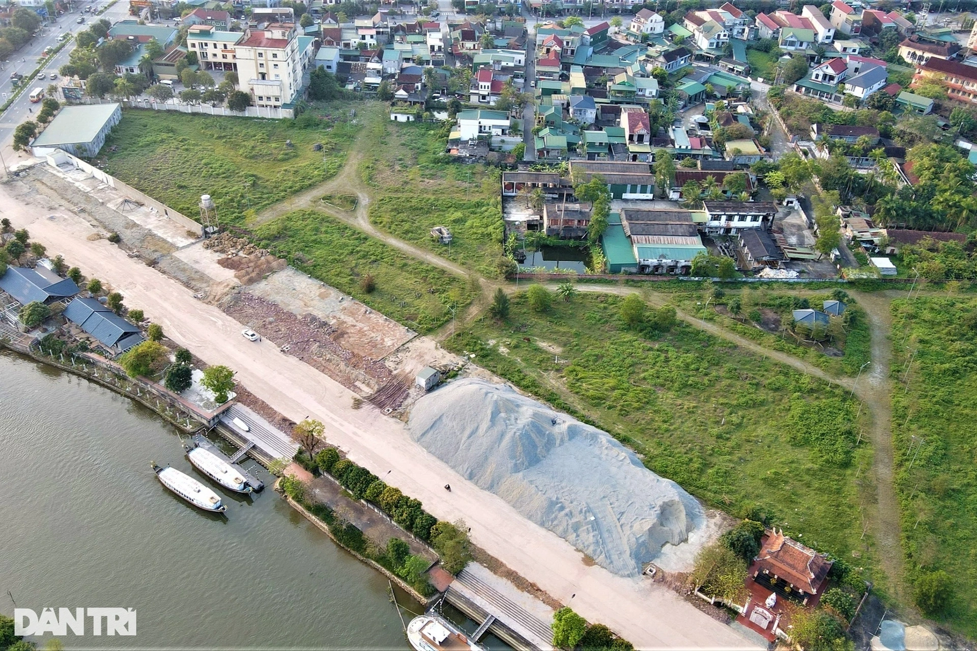 Hàng loạt dự án trăm, nghìn tỷ dang dở trên đất vàng thành phố Hà Tĩnh - 9 Hàng loạt dự án trăm, nghìn tỷ dang dở trên đất vàng thành phố Hà Tĩnh - 9