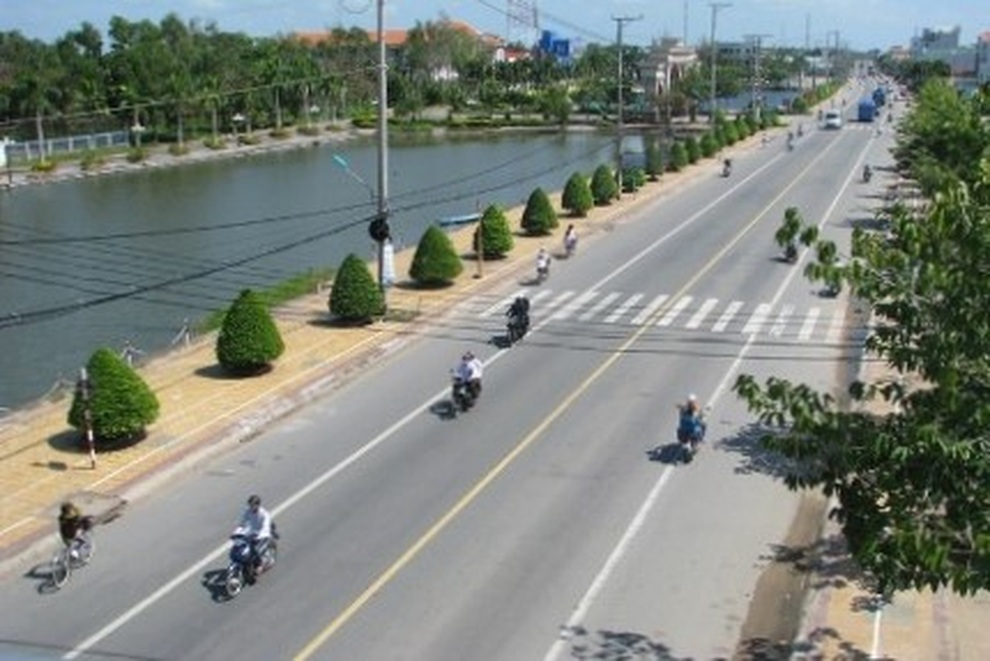 Tài xế dương tính SARS-CoV-2, cả khóm bị siết giãn cách sau 3 ngày nới lỏng - 1 Tài xế dương tính SARS-CoV-2, cả khóm bị siết giãn cách sau 3 ngày nới lỏng - 1