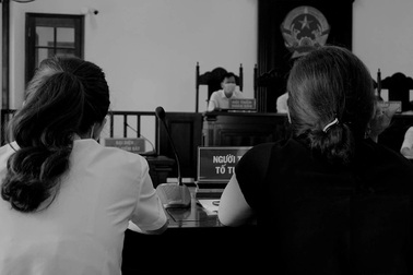 Tin vào công an "rởm", con mất tình, mẹ mất tiền