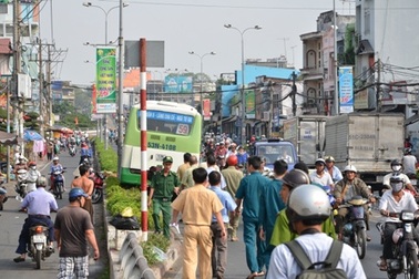Xe buýt mất thắng gây tai nạn liên hoàn