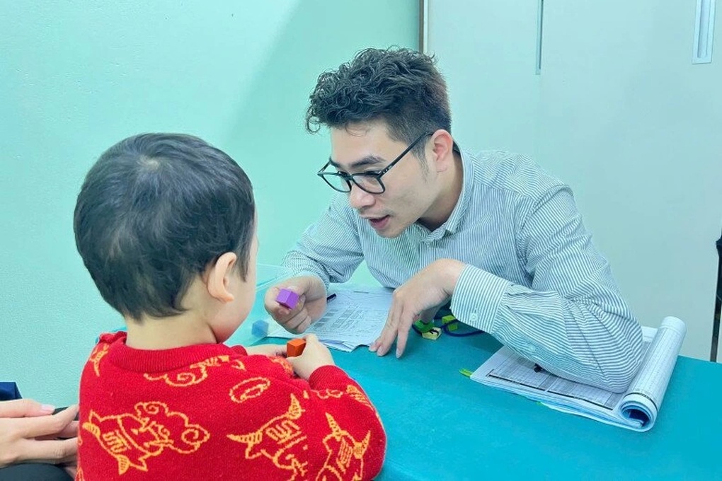 Cậu bé trầm cảm vì những bữa cơm nguội lạnh cảm xúc - 2 Cậu bé trầm cảm vì những bữa cơm nguội lạnh cảm xúc - 2