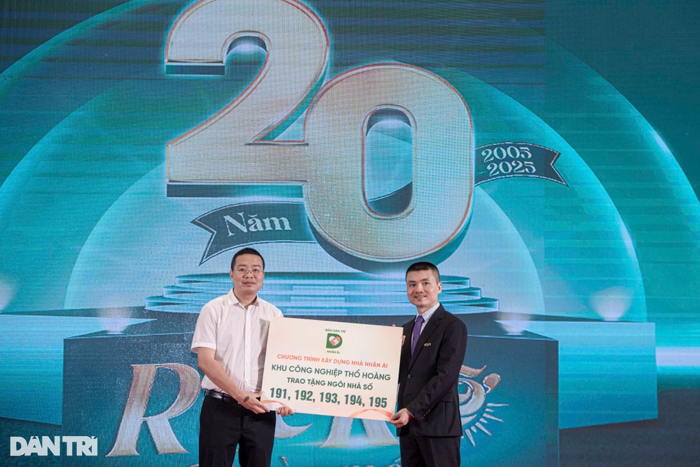 Sinh nhật 20 tuổi, báo Dân trí hoàn thành dự án 200 nhà Nhân ái - 6 Sinh nhật 20 tuổi, báo Dân trí hoàn thành dự án 200 nhà Nhân ái - 6