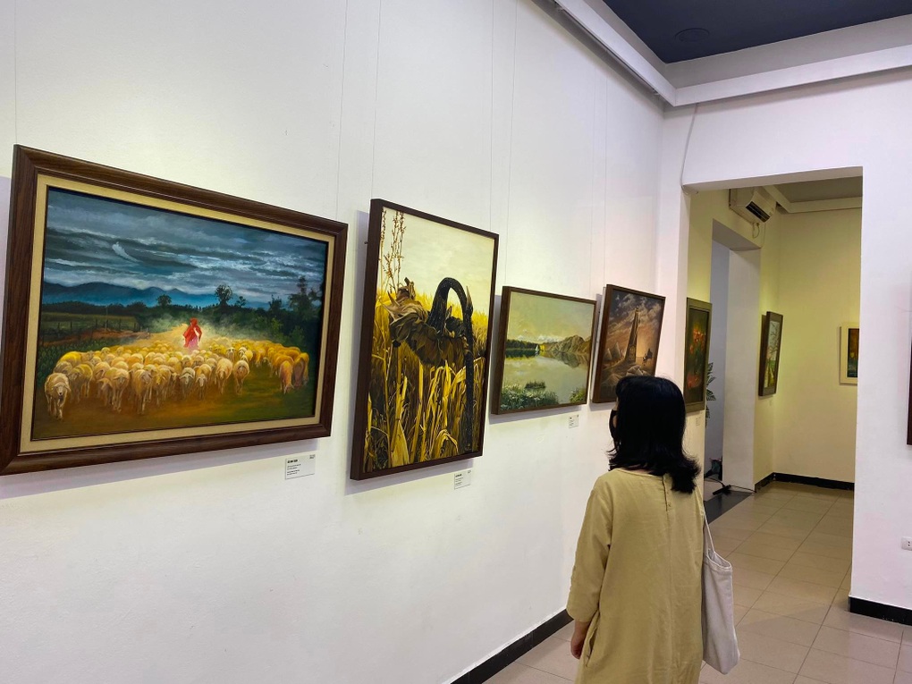 Triển lãm tranh quy mô lớn của 200 người yêu vẽ không chuyên - 1 Triển lãm tranh quy mô lớn của 200 người yêu vẽ không chuyên - 1
