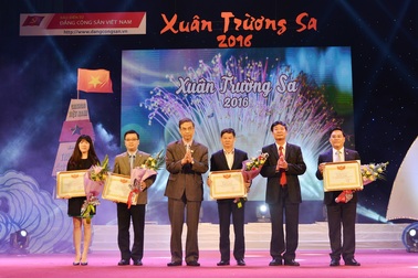 Vietcombank đồng hành cùng chương trình "Xuân Trường Sa" 2016