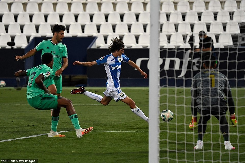 Real Madrid đứt mạch trận toàn thắng ở vòng cuối cùng La Liga - 4 Real Madrid đứt mạch trận toàn thắng ở vòng cuối cùng La Liga - 4