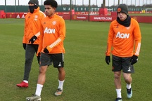 "Thần đồng" 17 tuổi lên tập cùng đội hình chính của Man Utd