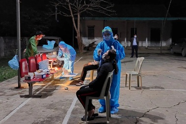 Sáng 15/2, 20.000 F0 cộng đồng, 16 tỉnh thành có ca nhiễm Omicron