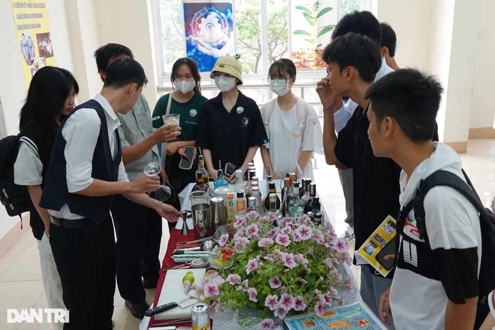 500 học sinh khám phá chính mình để chọn nghề phù hợp - 3