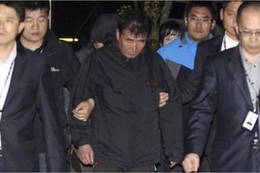 Hàn Quốc phát lệnh bắt thuyền trưởng và 2 thuyền viên vụ chìm phà