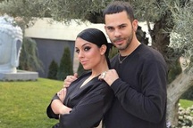 Bạn gái C.Ronaldo bất ngờ chụp hình thân thiết bên trai lạ