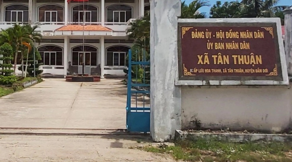 Wakil Kepala Kantor Dewan Rakyat - Komite Rakyat distrik di Ca Mau diberhentikan - 1 Phó chánh văn phòng HĐND - UBND huyện ở Cà Mau bị cách chức - 1