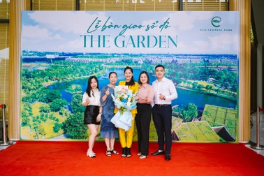 Những cư dân đầu tiên Eco Central Park nhận sổ đỏ