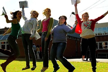 Các ĐH Anh cũng tung tiền để “hút” thí sinh giỏi 