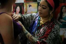 Kỳ lạ giải pháp tăng kích cỡ vòng một bằng cách tát vào ngực