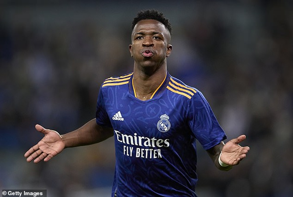 Real Madrid giành 3 điểm trước Sociedad, Barcelona gục ngã dưới tay Betis - 8 Real Madrid giành 3 điểm trước Sociedad, Barcelona gục ngã dưới tay Betis - 8