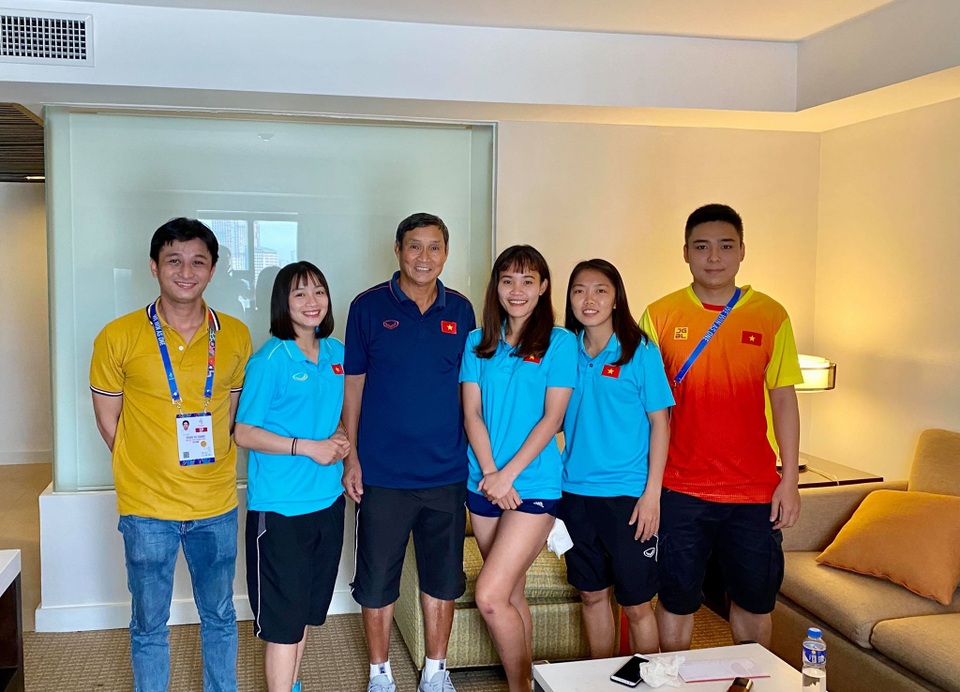 Những cô gái vàng bóng đá nữ SEA Games 30 giao lưu cùng độc giả Dân trí từ Philippines - 1 Những cô gái vàng bóng đá nữ SEA Games 30 giao lưu cùng độc giả Dân trí từ Philippines - 1