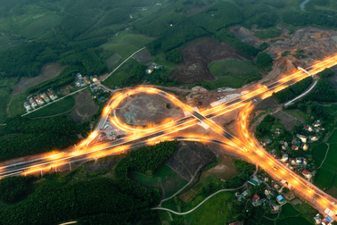 Ngắm cao tốc Vân Đồn - Móng Cái gần 13.000 tỷ đồng trước ngày khánh thành