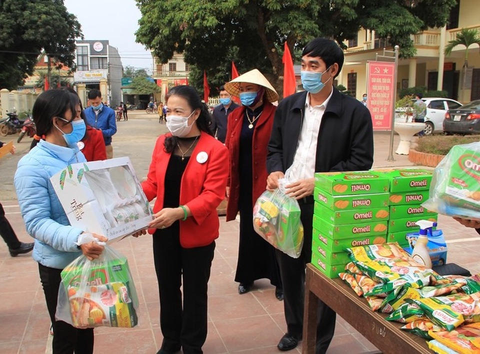 Tết đến sớm với người tàn tật, trẻ mồ côi ở Thọ Xuân - 4 Tết đến sớm với người tàn tật, trẻ mồ côi ở Thọ Xuân - 4