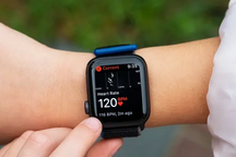 Cô gái thoát chết nhờ đeo Apple Watch trong khi ngủ