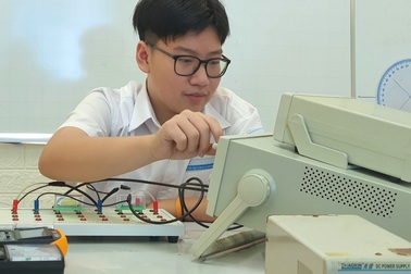 Gặp gương mặt Vàng Khoa học trẻ quốc tế vừa đỗ Thủ khoa trường chuyên KHTN