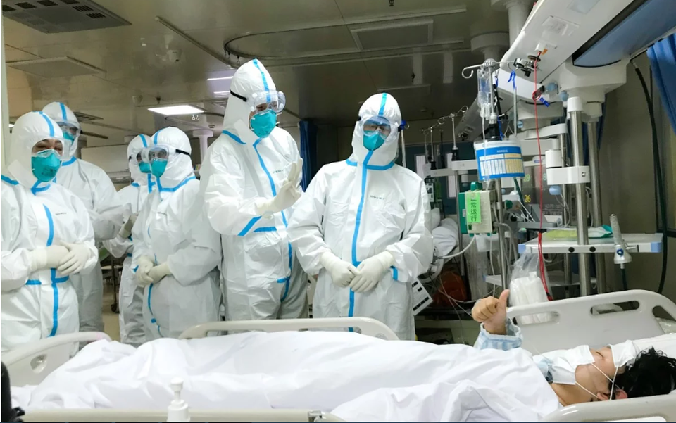 Bác sĩ giữa “tâm dịch” Vũ Hán: Đóng bỉm làm việc, bị bệnh nhân đe dọa - 1 Bác sĩ giữa “tâm dịch” Vũ Hán: Đóng bỉm làm việc, bị bệnh nhân đe dọa - 1