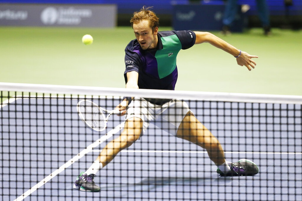 Medvedev vào chung kết Vienna Open, Alcaraz thua sốc ở Basel Open - 1 Medvedev vào chung kết Vienna Open, Alcaraz thua sốc ở Basel Open - 1