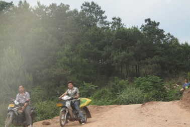 Thâm nhập vào “hang ổ” gà lậu Trung Quốc