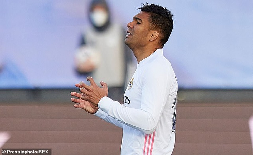 Nhận thẻ đỏ sớm, Real Madrid thua cay đắng trước Levante - 9 Nhận thẻ đỏ sớm, Real Madrid thua cay đắng trước Levante - 9