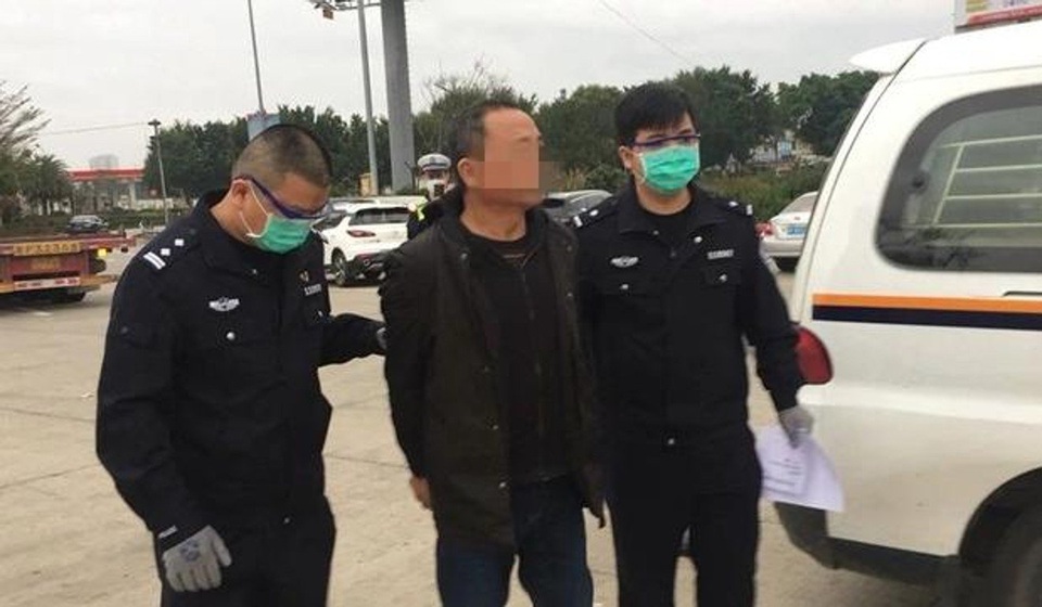 Tội phạm lẩn trốn lâu năm ở Trung Quốc đồng loạt đầu thú vì dịch corona - 1