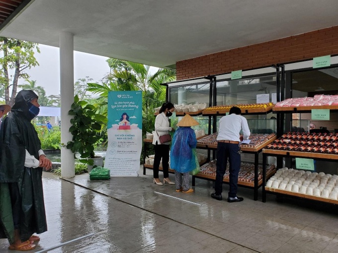 Siêu thị 0 đồng mang hạnh phúc vô giá tới người nghèo: Những tấm lòng tử tế lan toả khắp nơi giữa tâm dịch Covid-19 - Ảnh 1. Siêu thị 0 đồng mang hạnh phúc vô giá tới người nghèo: Những tấm lòng tử tế lan toả khắp nơi giữa tâm dịch Covid-19 - Ảnh 1.