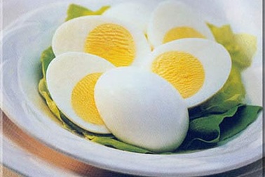 Lòng đỏ trứng nay nhỏ hơn xưa!