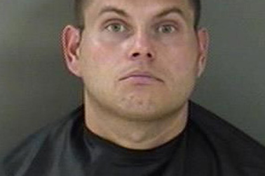 Lấy cắp đồ chơi tình dục bởi "mua thì ngượng!"