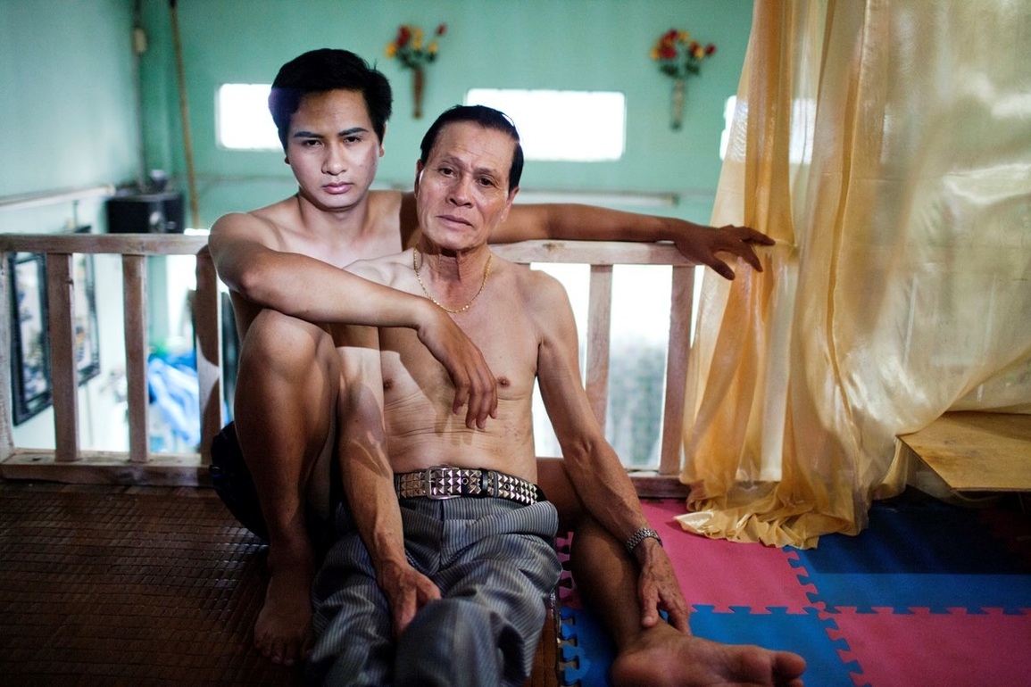 Báo Anh viết về nữ nhiếp ảnh gia người Việt - Maika Elan - 2 Báo Anh viết về nữ nhiếp ảnh gia người Việt - Maika Elan - 2