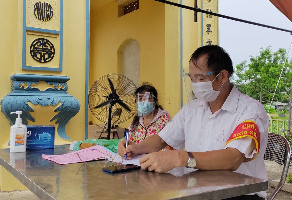 Cổng làng ở ngoại thành Hà Nội hóa chốt vùng xanh bảo vệ dân làng - 3 Cổng làng ở ngoại thành Hà Nội hóa chốt vùng xanh bảo vệ dân làng - 3