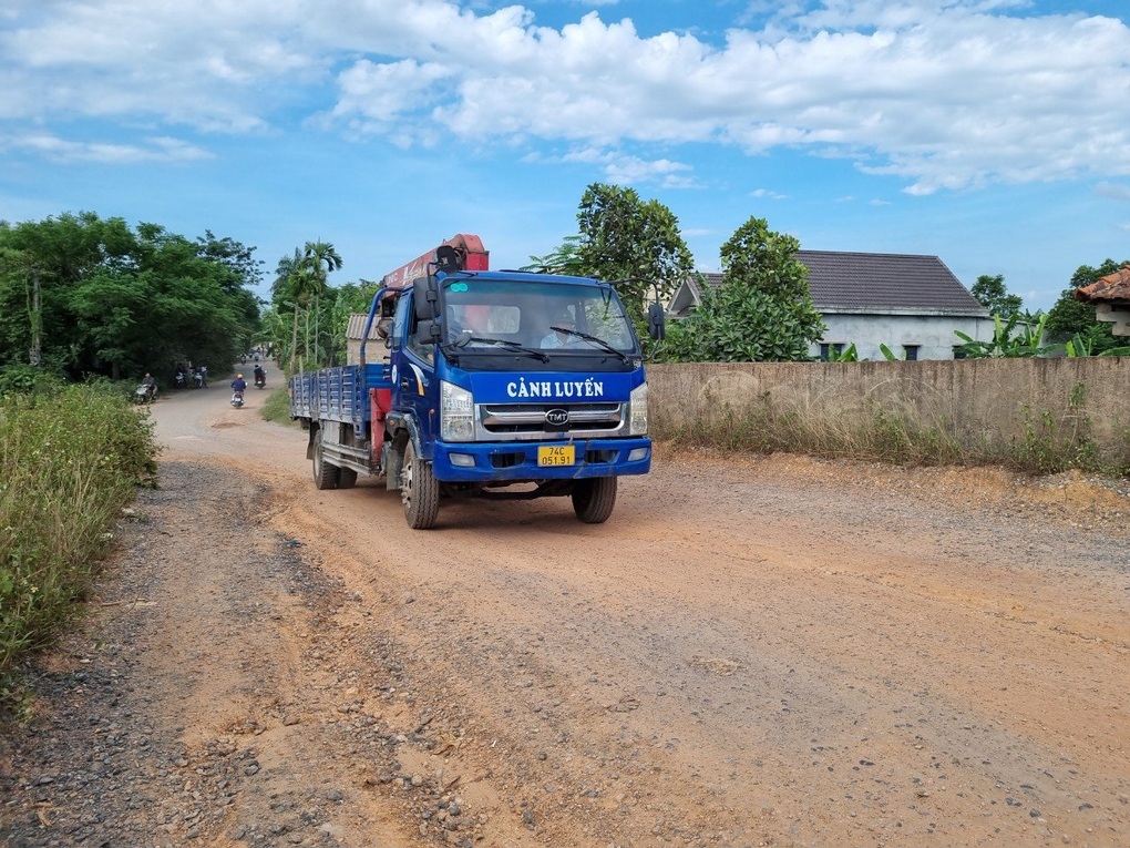 Vì sao dự án đường vào Khu lưu niệm Cố Tổng Bí thư Lê Duẩn dang dở? - 1 Vì sao dự án đường vào Khu lưu niệm Cố Tổng Bí thư Lê Duẩn dang dở? - 1