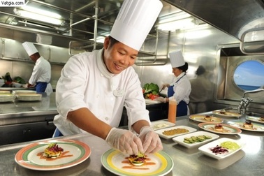 Người lao động được làm thêm không quá 300 giờ/năm