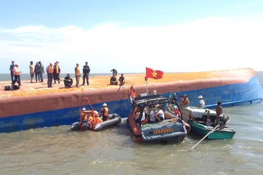 Cứu được 1 nạn nhân, không còn tiếng gõ trong tàu chìm