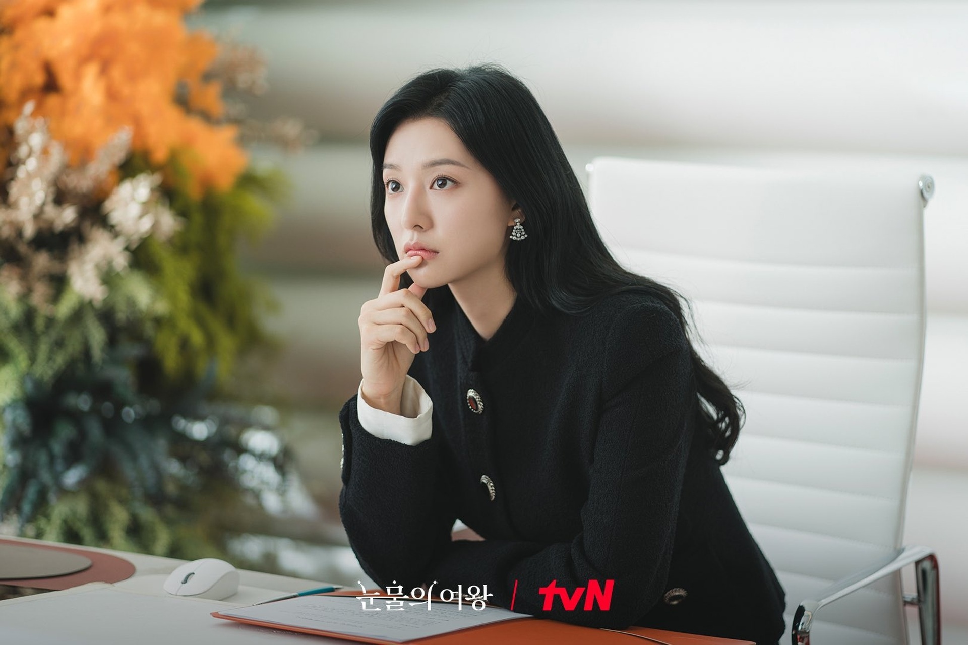 Bộ sưu tập trang sức, đồng hồ tiền tỷ của dàn diễn viên Nữ hoàng nước mắt - 15 Bộ sưu tập trang sức, đồng hồ tiền tỷ của dàn diễn viên Nữ hoàng nước mắt - 15