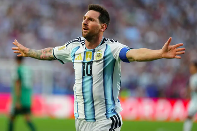 Chân trái "ma thuật" của Messi được mua bảo hiểm trị giá  880 triệu USD?