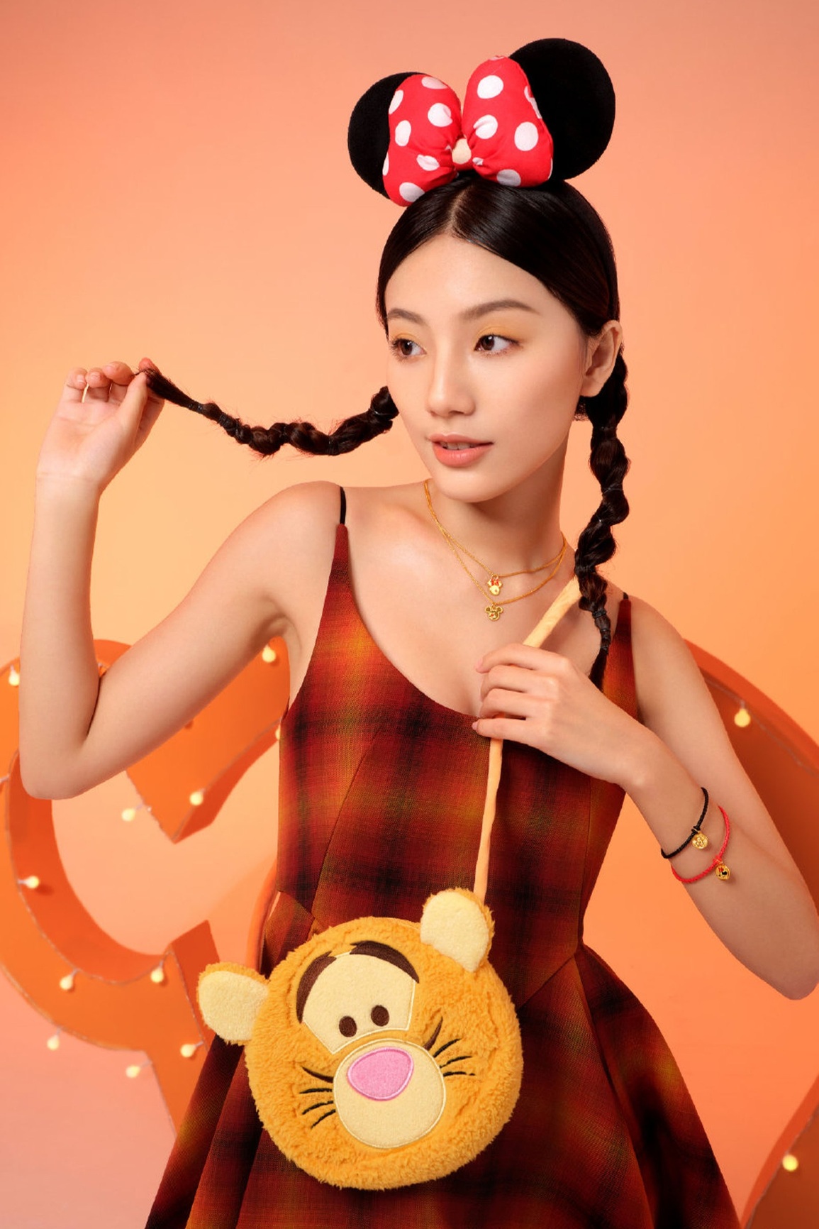 Xu hướng đeo trang sức bằng vàng của Gen Z Trung Quốc - 2 Xu hướng đeo trang sức bằng vàng của Gen Z Trung Quốc - 2