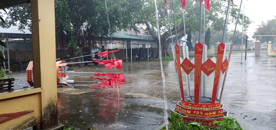 Sạt lở núi vùi lấp một ngôi nhà, 1 người tử vong - 4 Sạt lở núi vùi lấp một ngôi nhà, 1 người tử vong - 4