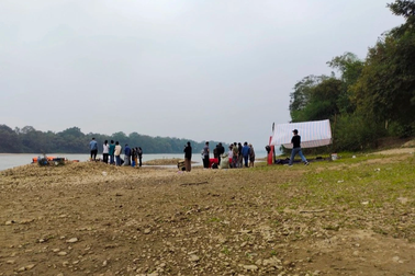 Vụ 2 cháu bé mất tích trên sông Lam: Tìm thấy thi thể thứ hai