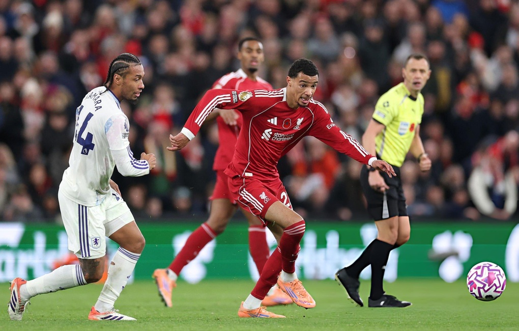Liverpool menghilangkan dahaga mereka untuk kemenangan, mengalahkan Aston Villa di tempat sendiri - 1 Liverpool giải cơn khát chiến thắng, hạ Aston Villa trên sân nhà - 1