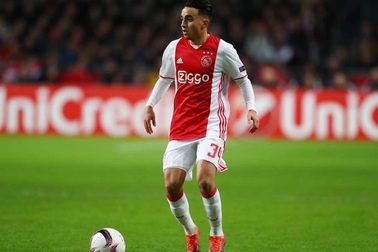 Ajax bị tố đối xử phũ phàng với ngôi sao sống thực vật