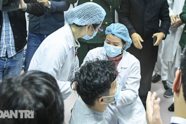 Người Việt Nam đầu tiên được tiêm thử nghiệm vắc xin Covid-19